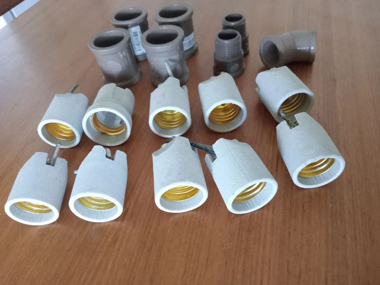 lote 7 pçs conexao hidraulica + 10 soquetes porcelana