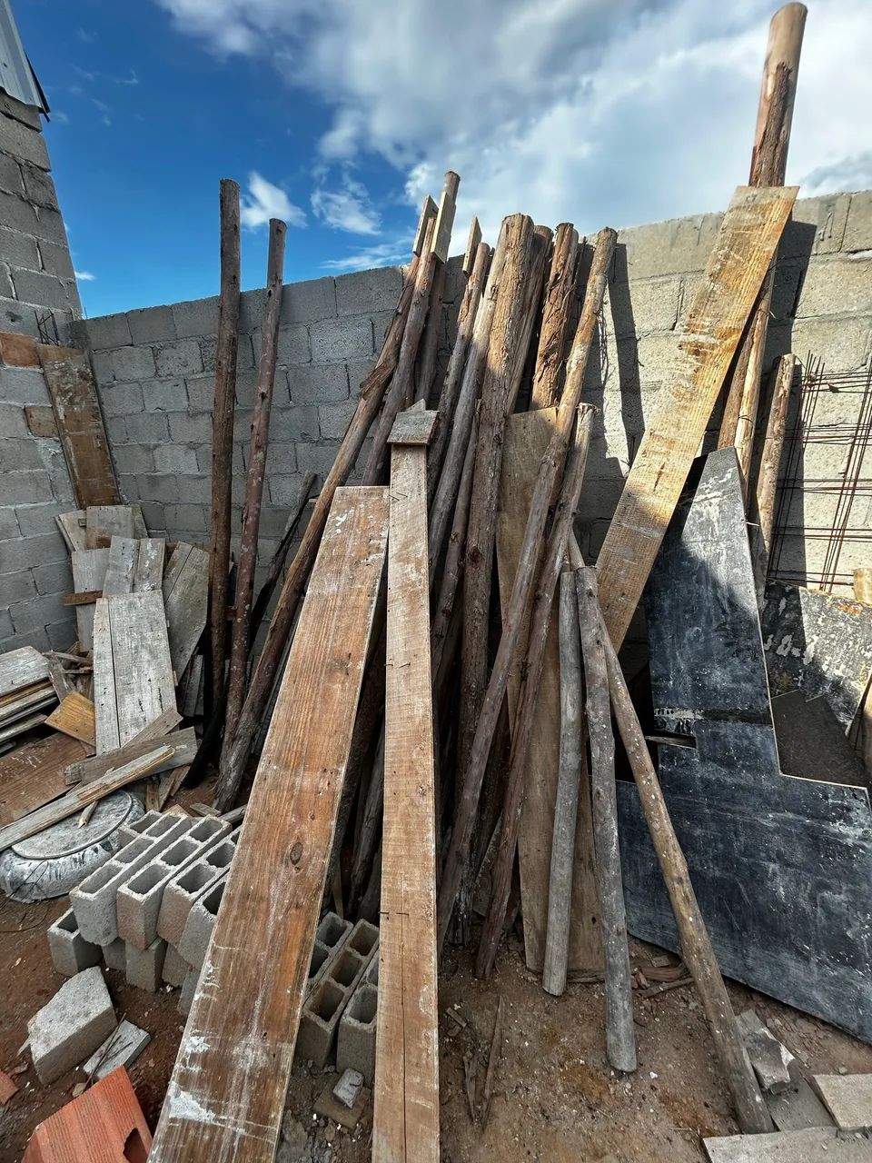 Tábua e pau de eucalipto P/ construção  - Foto 2