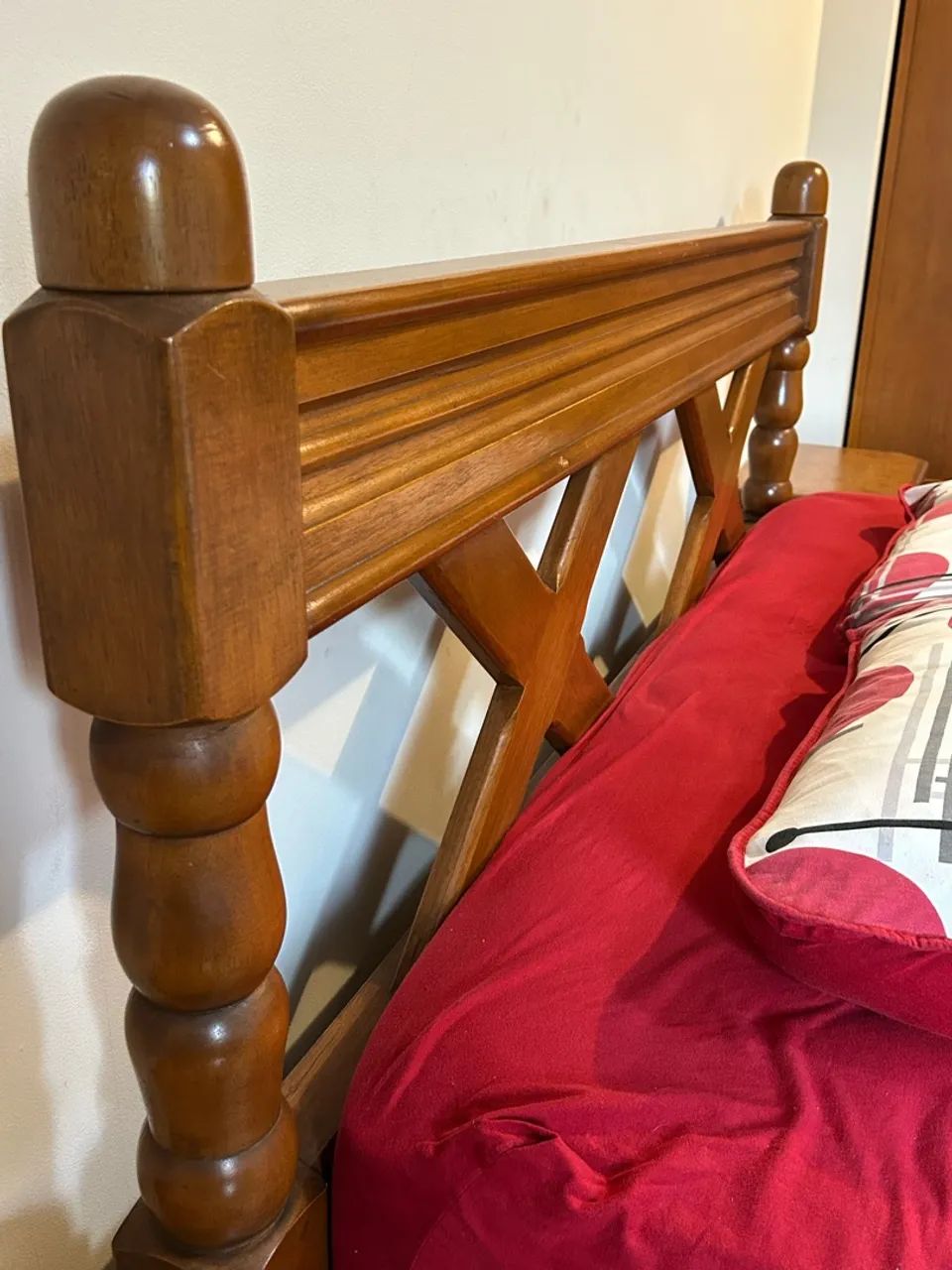 CAMA QUEEM EM MADEIRA COM GAVETÕES  - Foto 3