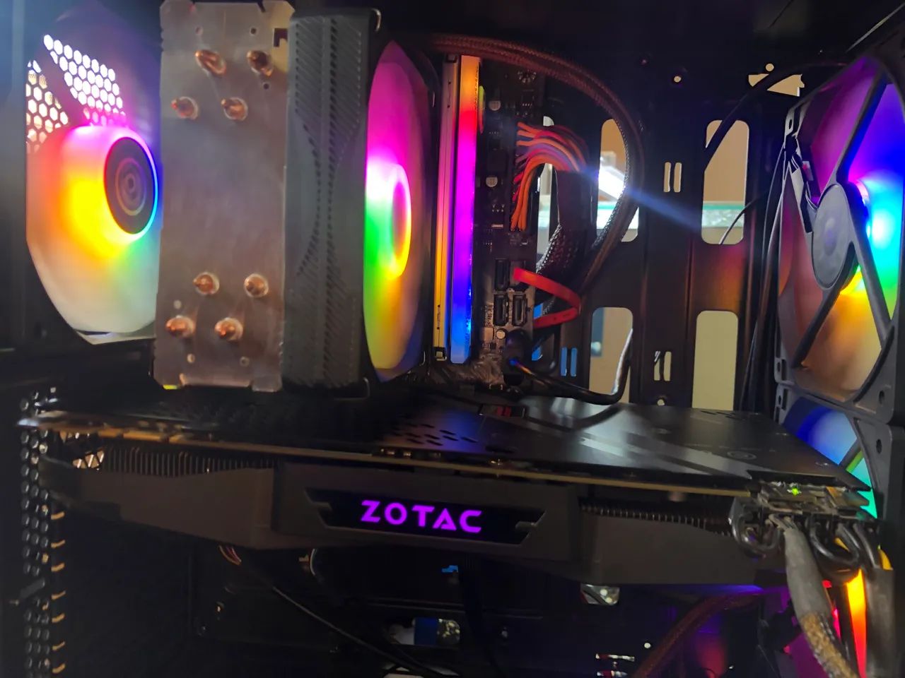 Gtx 1070ti AMP Edition Zotac - Foto 2