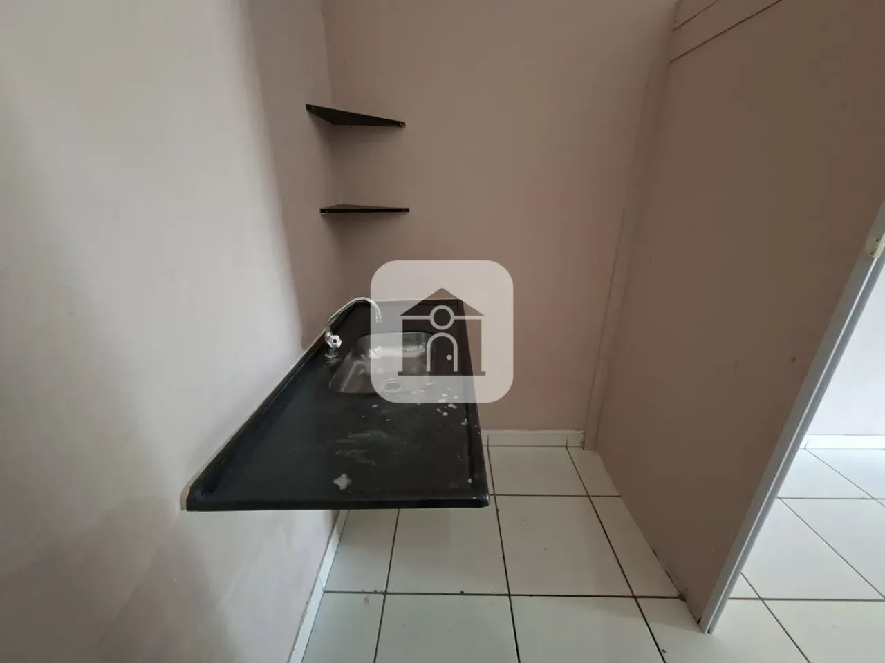 Cômodo comercial para locação no bairro Planalto - Foto 4