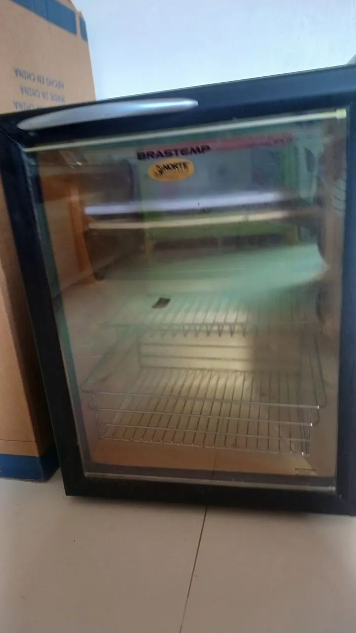 Frigobar Brastemp 76 Litros com Porta de Vidro - Foto 3