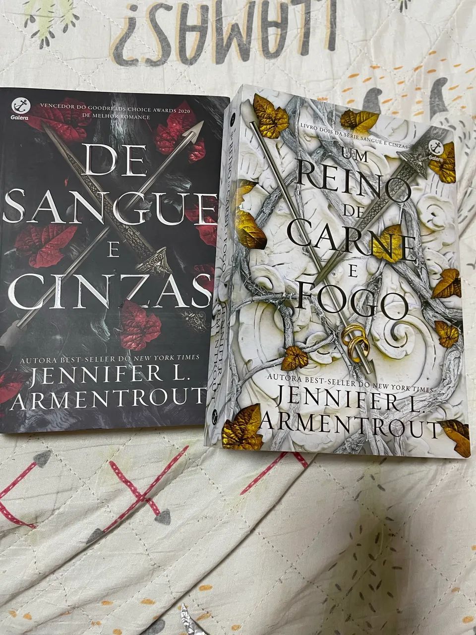 De sangue e cinzas dois livros
