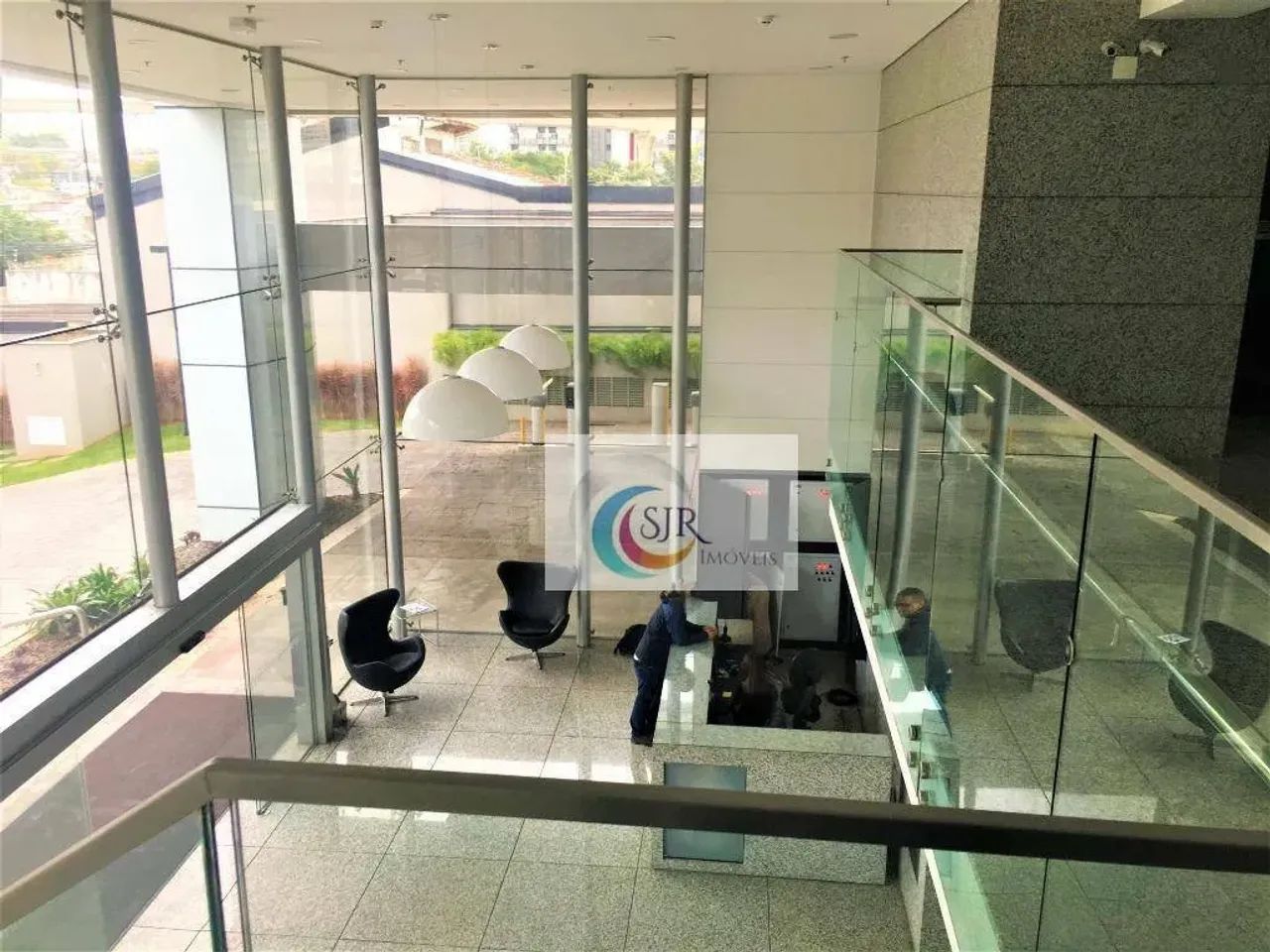 Conjunto comercial com 192m² em vão livre com 5 vagas de garagem! - Foto 8