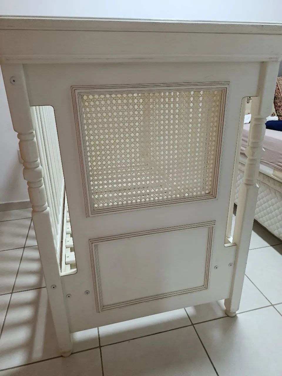 Ber ço branco madeira maciça - Foto 2