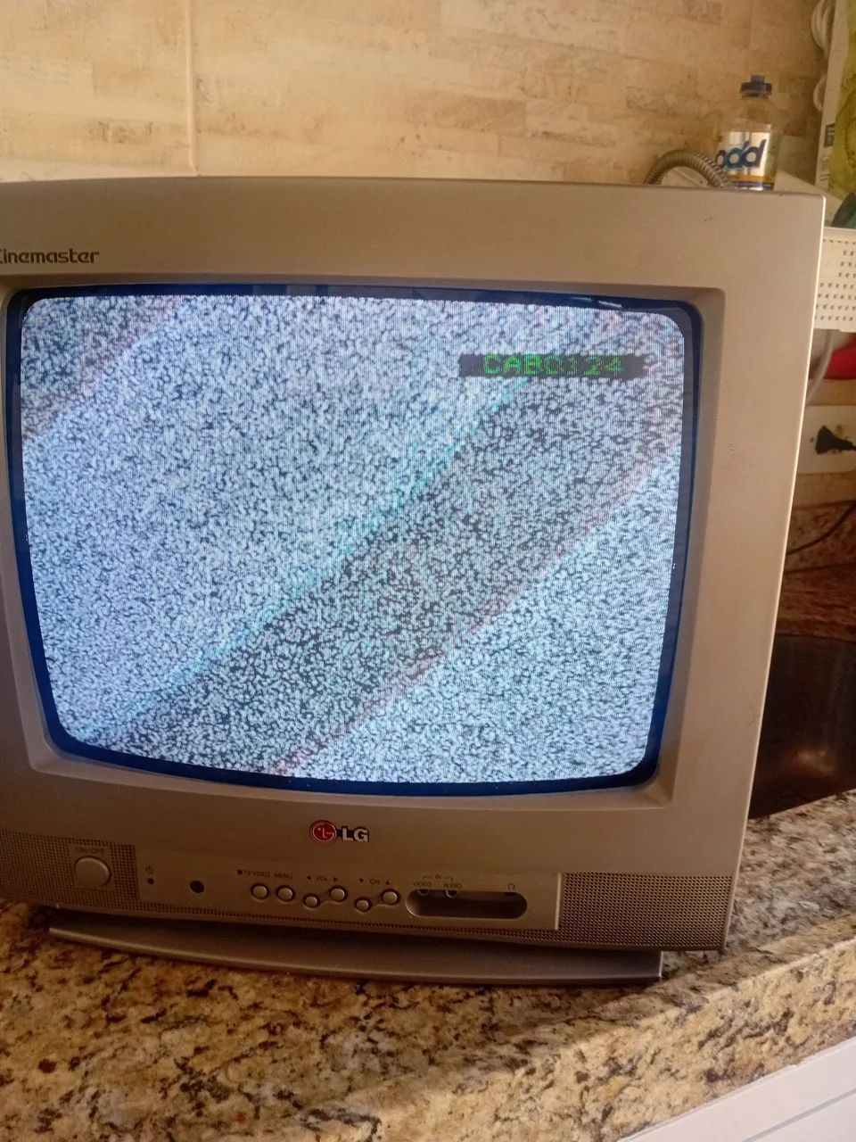 Vendo TV LG 14 polegadas de tubo - Foto 4