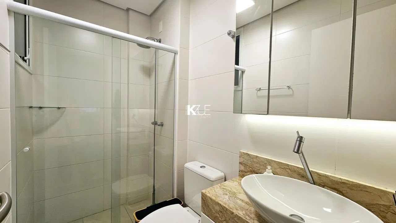 Apartamento aconchegante e mobiliado de 2 dormitórios (1 suíte) em Coqueiros!!!! - Foto 2
