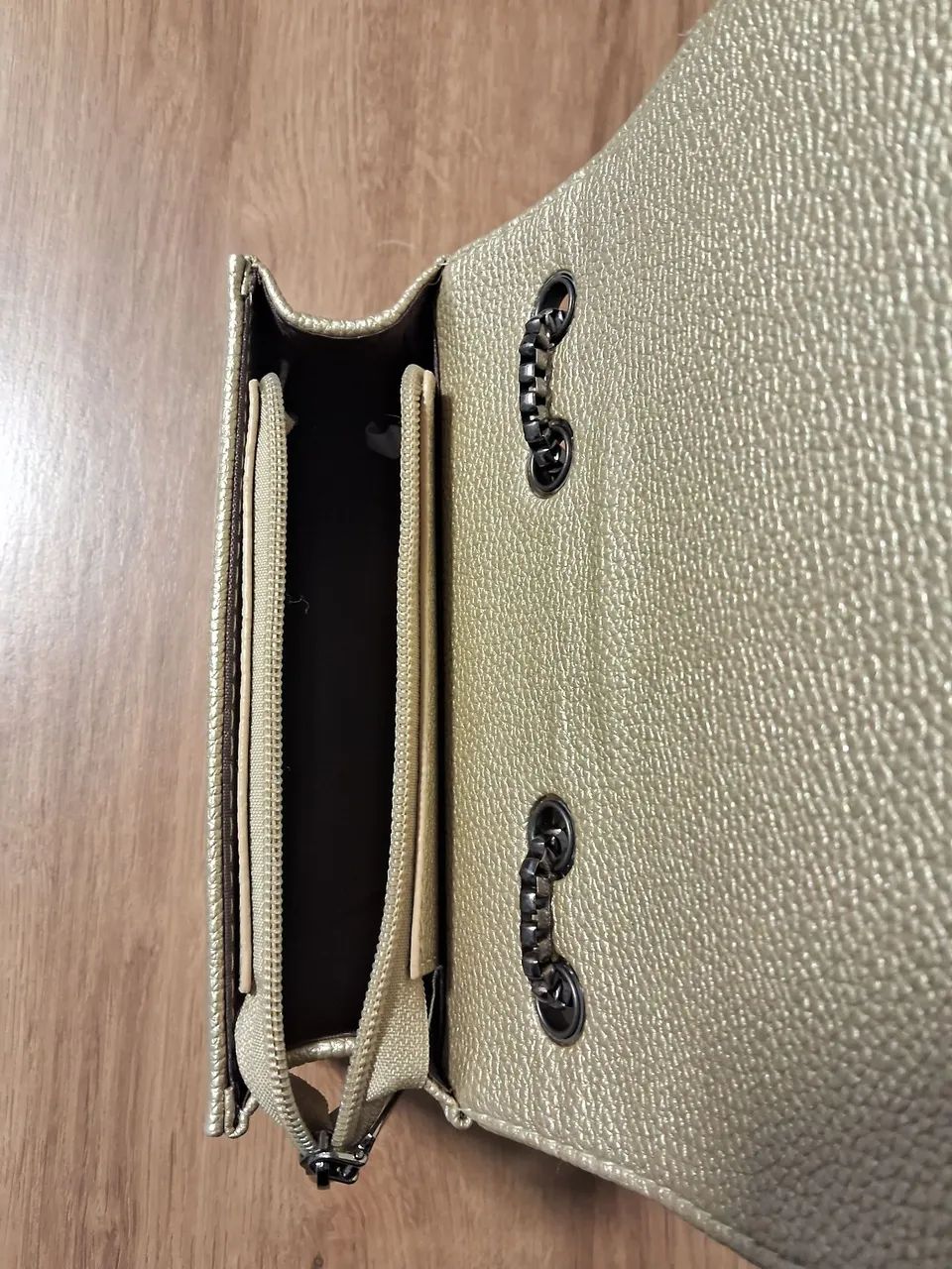 Bolsa transversal dourada  - Foto 4