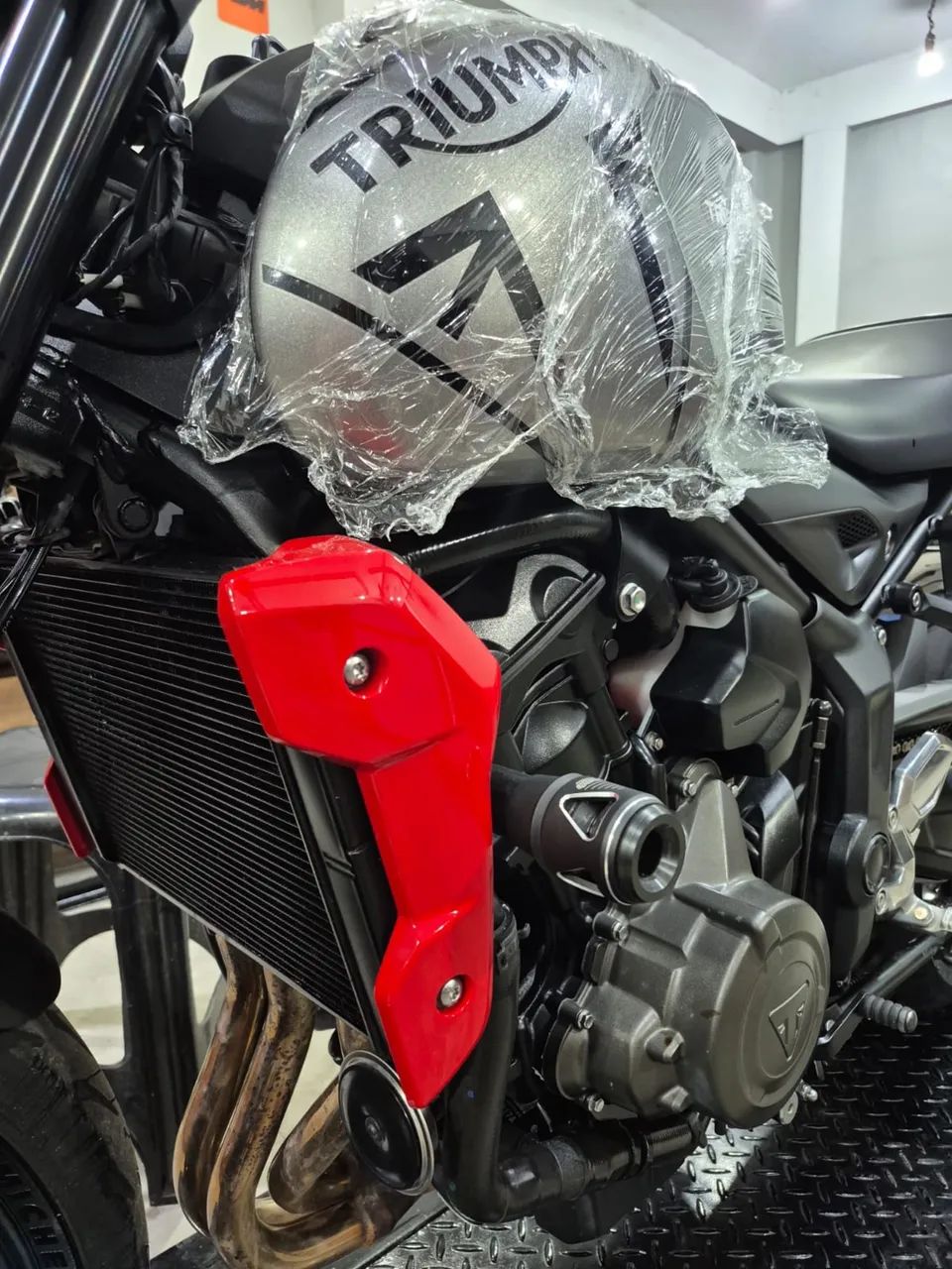 Triumph Trident 660 - Foto 3