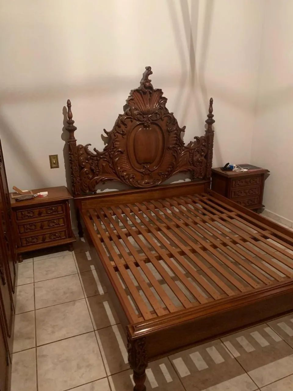Cama e criados-mudo estilo colonial - Foto 3