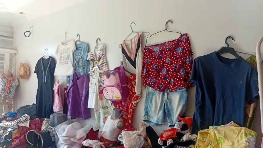 Lote de roupas usadas - Foto 5