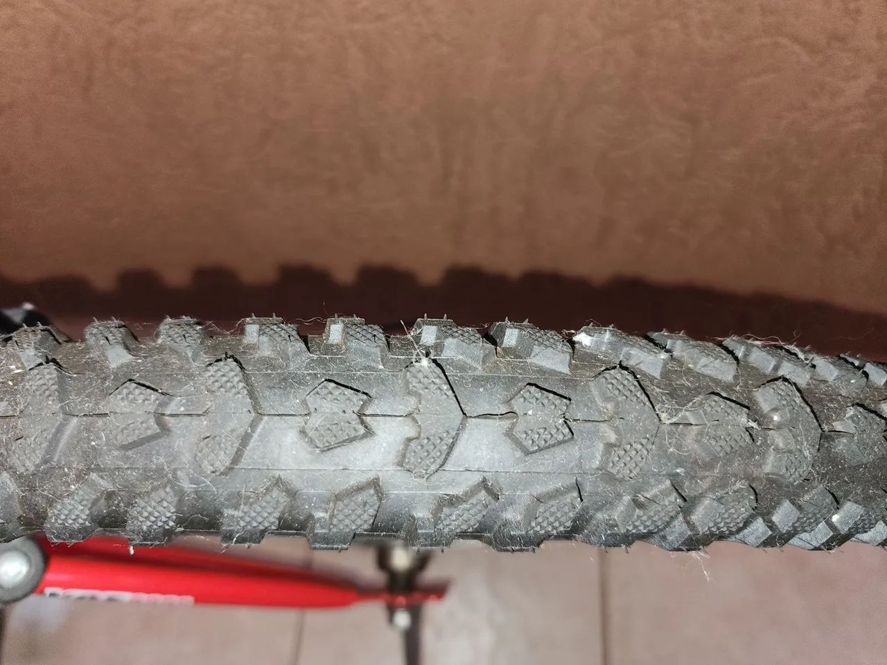 Bicicleta  aro 26 semi nova - Foto 2