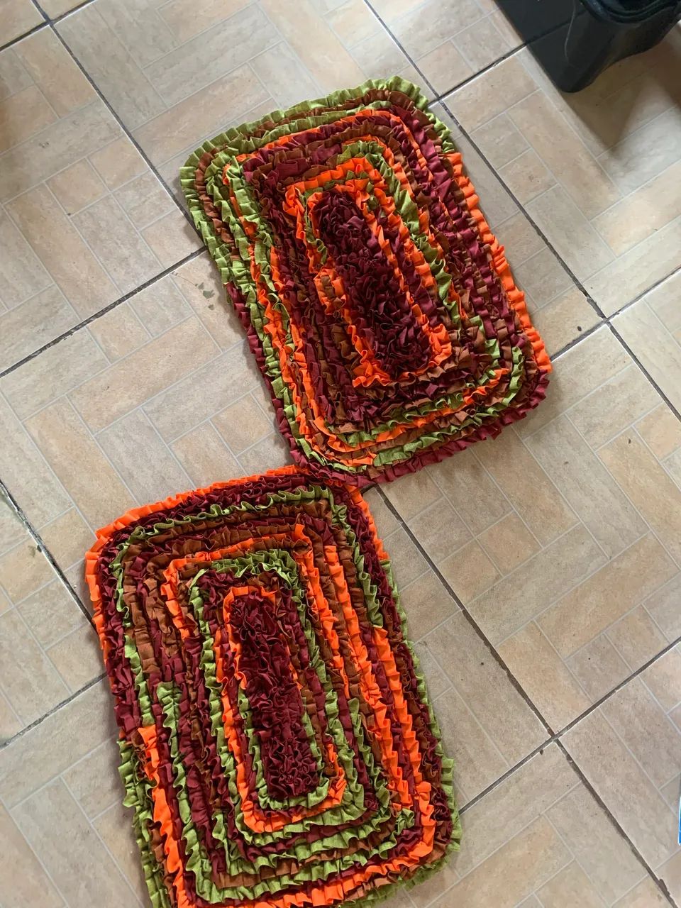 Kit com 2 tapetes frufru sortidos  - Foto 2