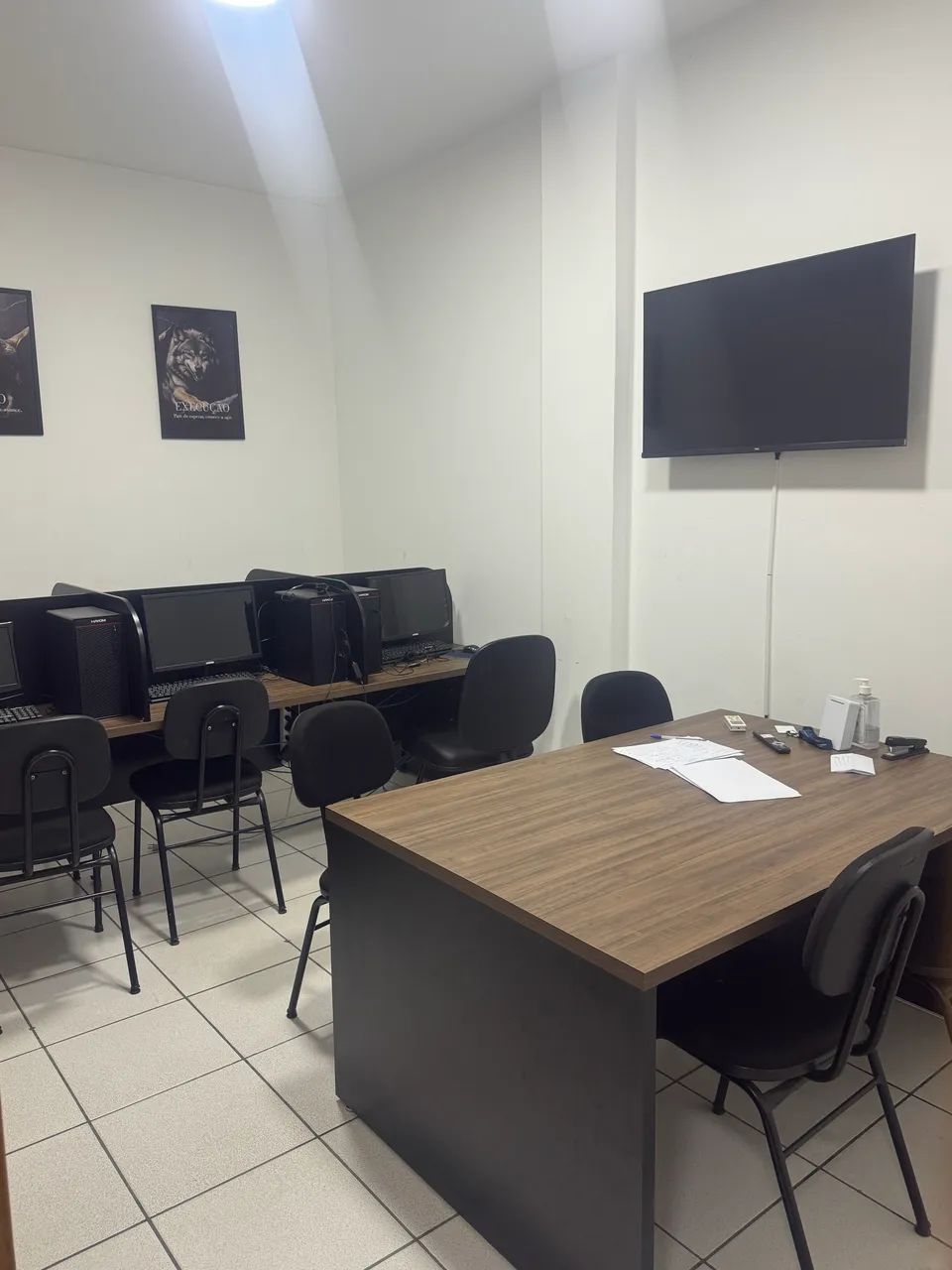 VENDE - SE ou ALUGA - SE ESCRITÓRIO MOBILIADO. - Foto 2