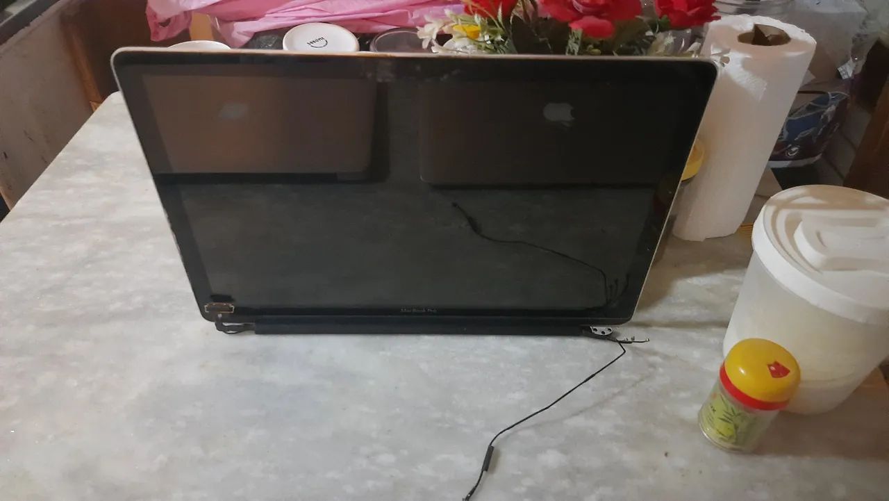 Dois MacBook Air e 1 tela MacBook Pro - Foto 5