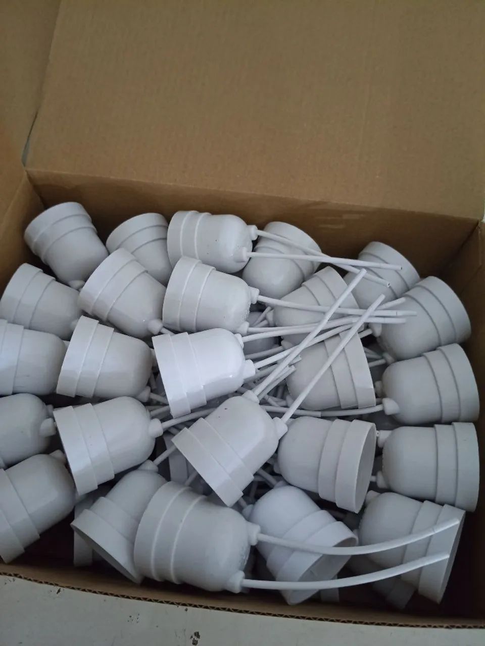 Bocal de lâmpadas branco  - Foto 5