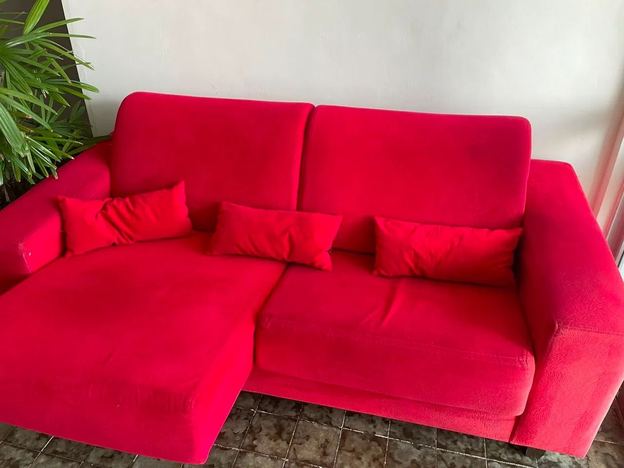 Sofá Retrô Moderno Vermelho - 3 Lugares Retrátil e Macio (Excelente Estado) - Foto 3