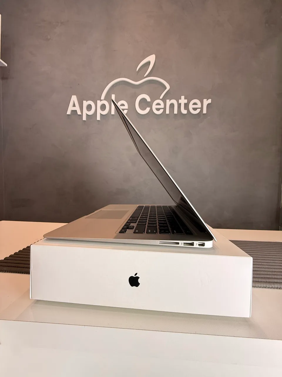 Apple Macbook Air 2015 i5 8gb 256gb O Mais Fino Do Mundo Muito