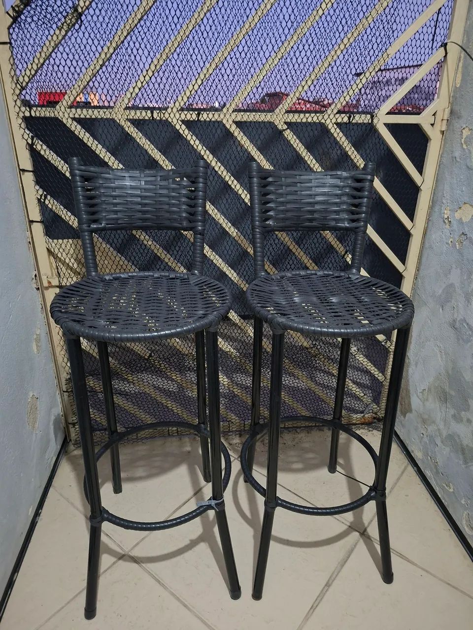 Banqueta preta para balcão 
