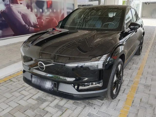 Volvo EX30 E60 Core (elétrico) 2024