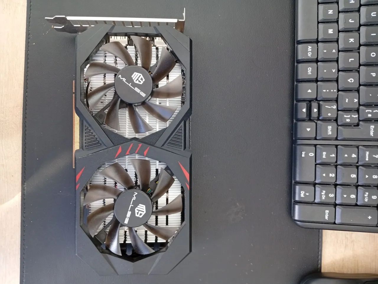 Placa De Vídeo AMD Radeon RX 6600M 8GB - Foto 2