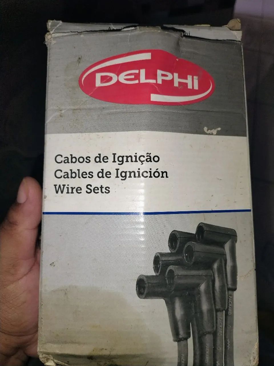  Jogo de cabos de ignição da marca Delphi.
