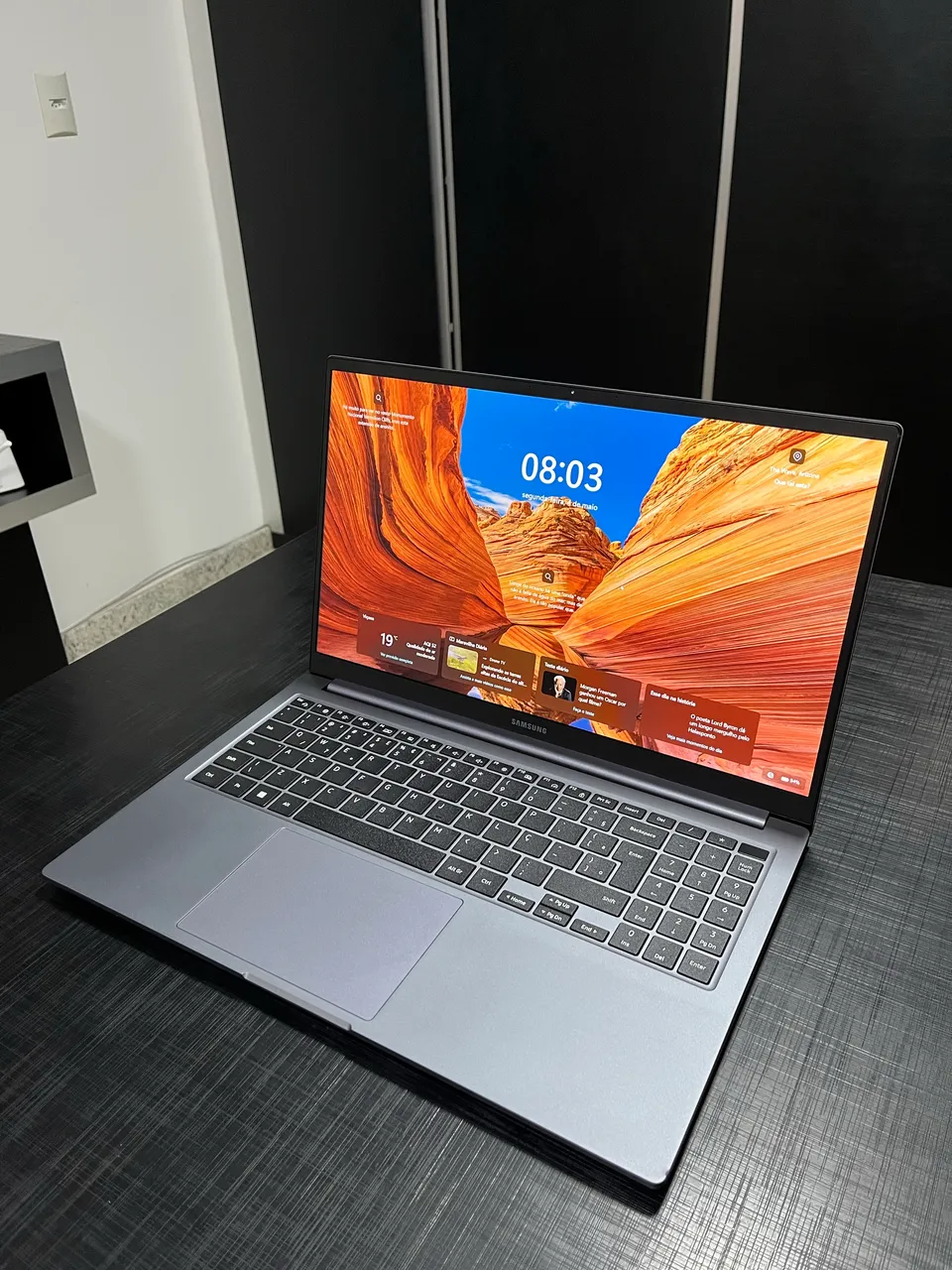 MacBook Pro 13 2019 i5 8GB 256GB Touch Bar - Impecável - Notebooks