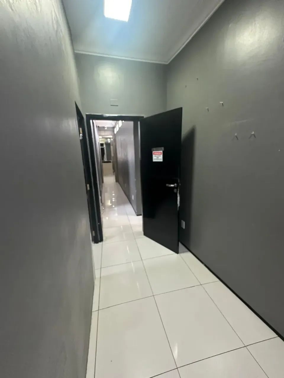 ALUGA-SE EXCELENTE PRÉDIO COMERCIAL- no Centro da cidade, próximo à Beira-Mar - Foto 2