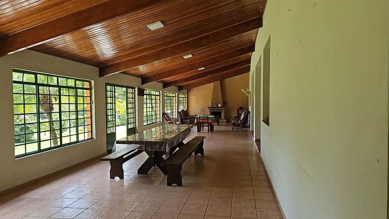 Sítio à venda com 3000m² e 7 quartos