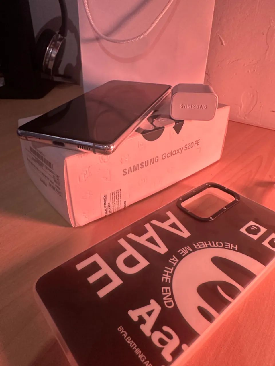 ? Samsung Galaxy S20 FE 128GB - R$ 800,00