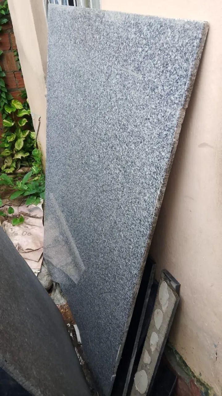 Granito Cinza Grande 1,85 x 1,26 - 2cm