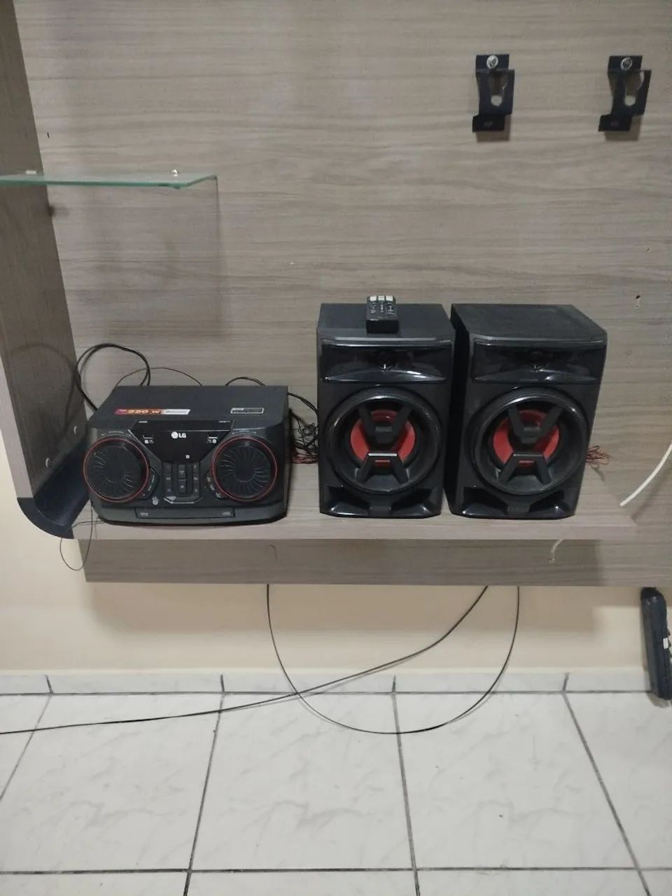 Som LG RMS 220 é bluetooth 