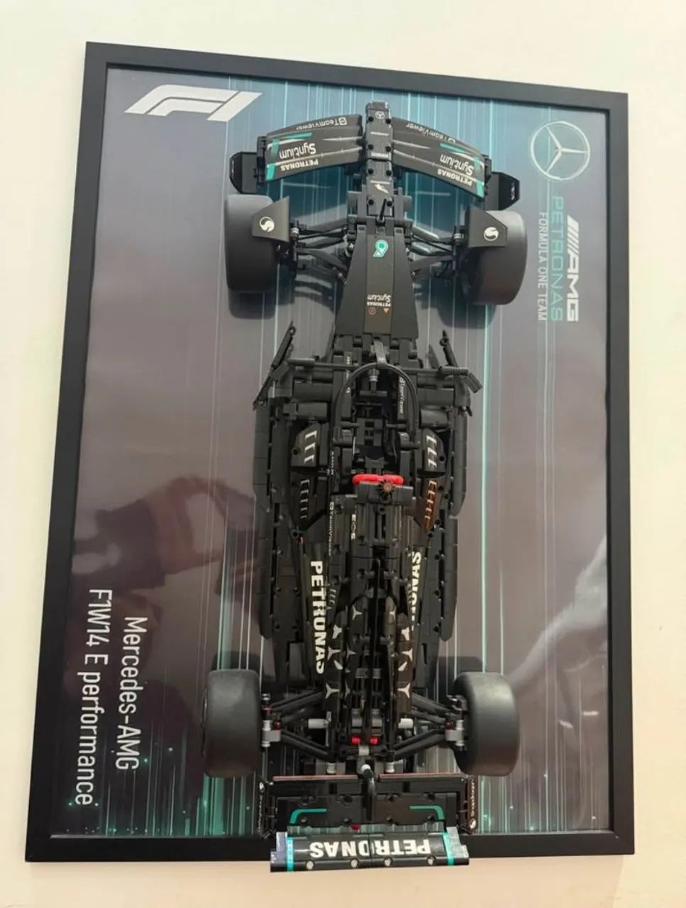  CARROS de  F1  já montado com quadro expositor  - Foto 4