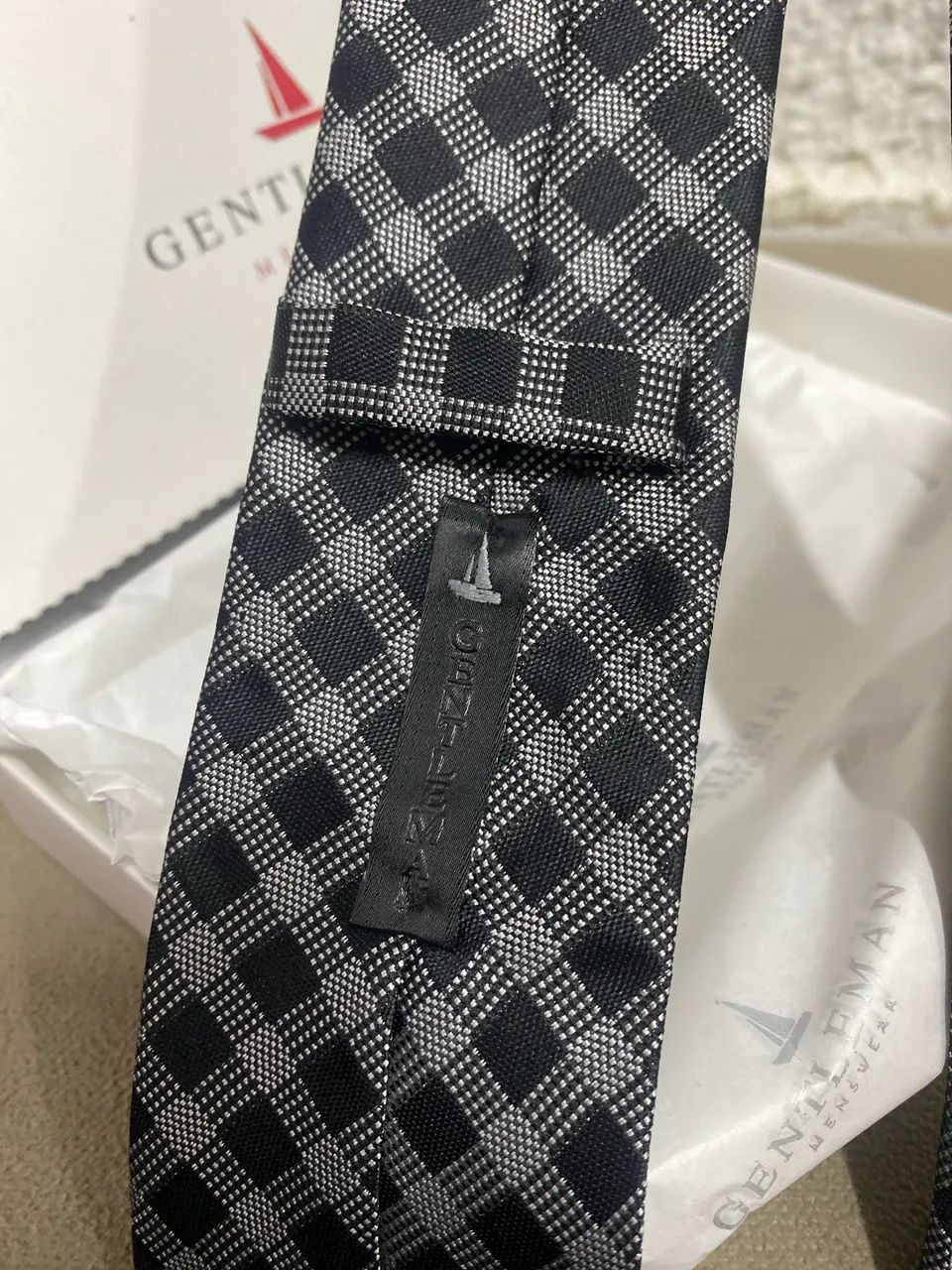 Gravata Nova Gentleman (na caixa) - Foto 3