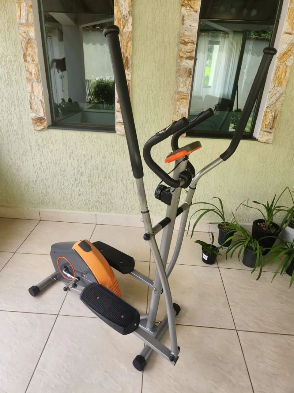 Bicicleta ergométrica profissional novíssima  - Foto 2