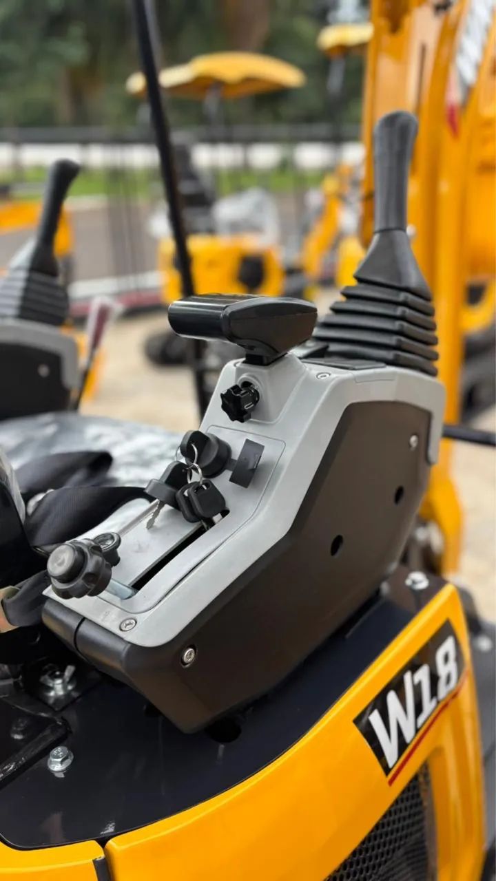 MINI ESCAVADEIRA W18 - Foto 5
