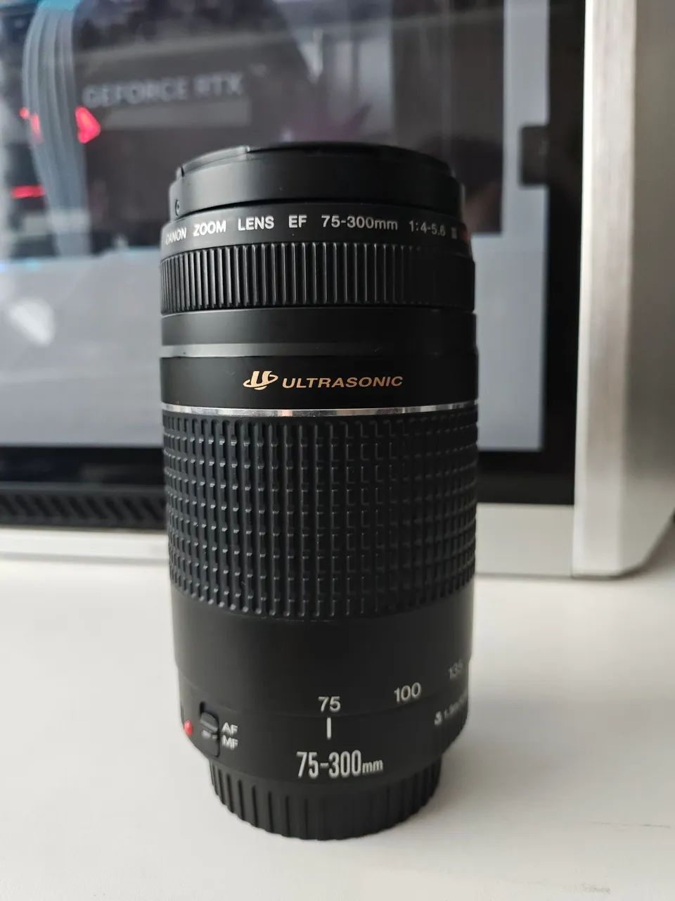 Canon EF 75-300mm f4-5.6 III