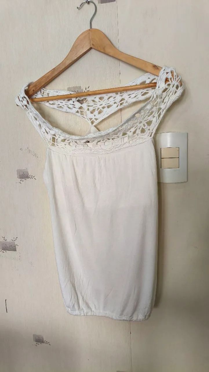 Maria Valentina blusa com crochê 