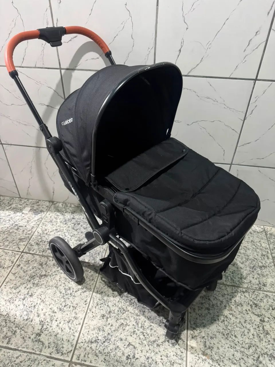 Carrinho de bebê Moisés da marca Kiddo