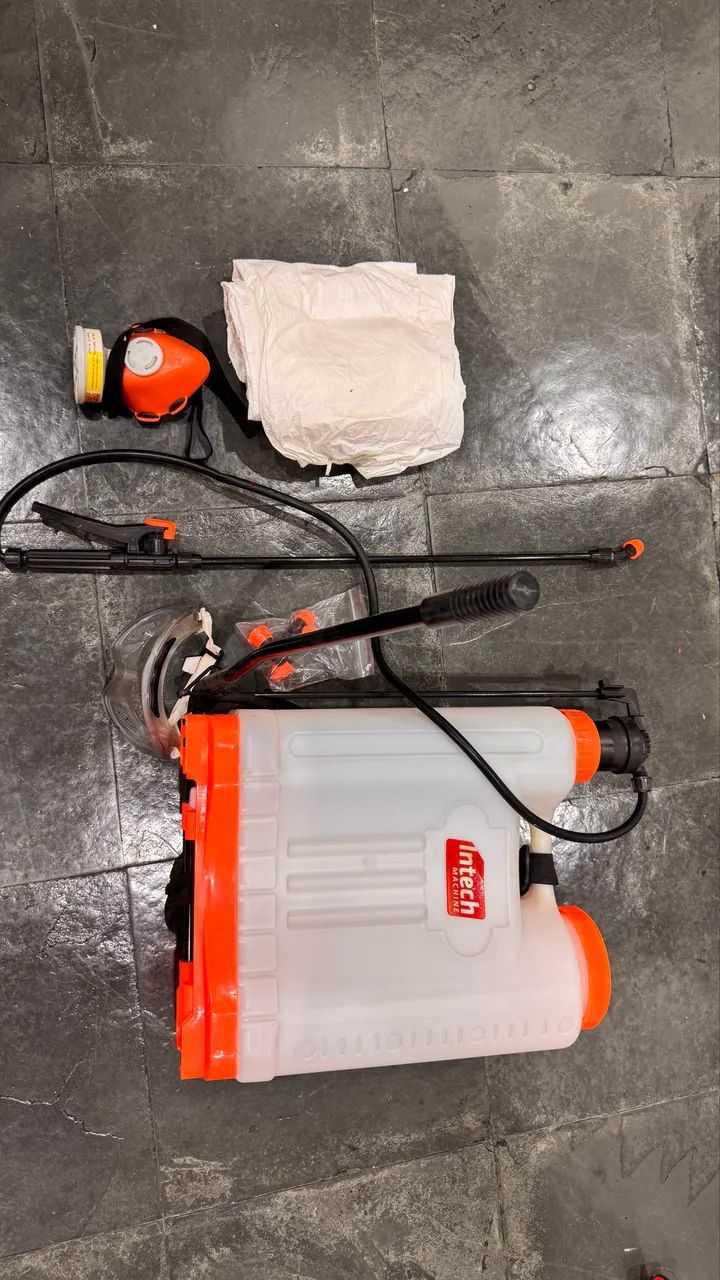 Pulverizador Costal 20l C/ 4 Bicos Gp2000 Intech Machine com máscara e óculos  - Foto 4