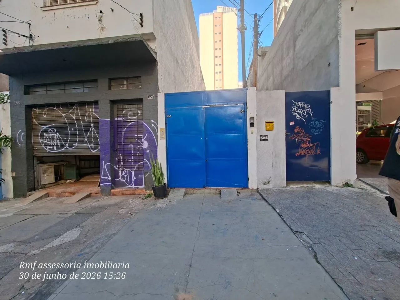 Casa Comercial para Alugar | 3 Salas, Quintal e Excelente Localização