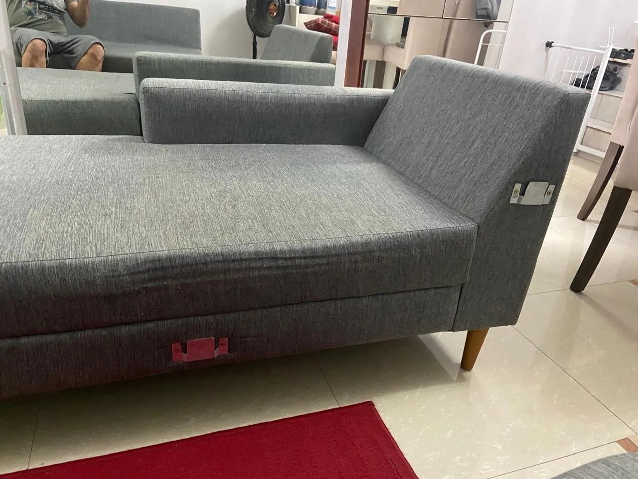 Sofá cinza 3 lugares com Chaise - Foto 4
