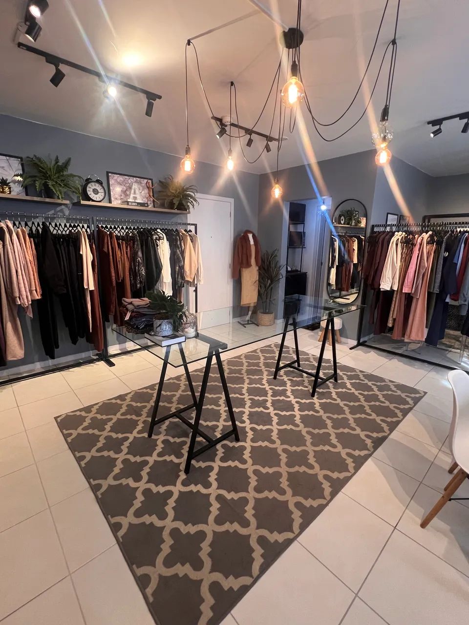 SHOWROOM DE MODA COMPLETO - VENDA DE INSTALAÇÕES COMERCIAIS