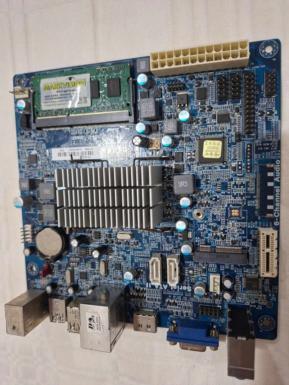 Placa mãe J1800 com 4GB de memória  - Foto 2