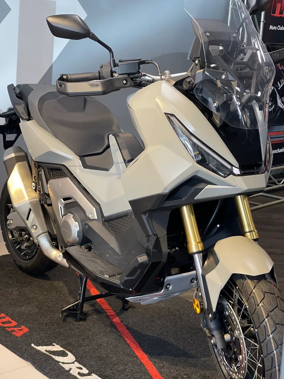 HONDA X-ADV 750 - Foto 2