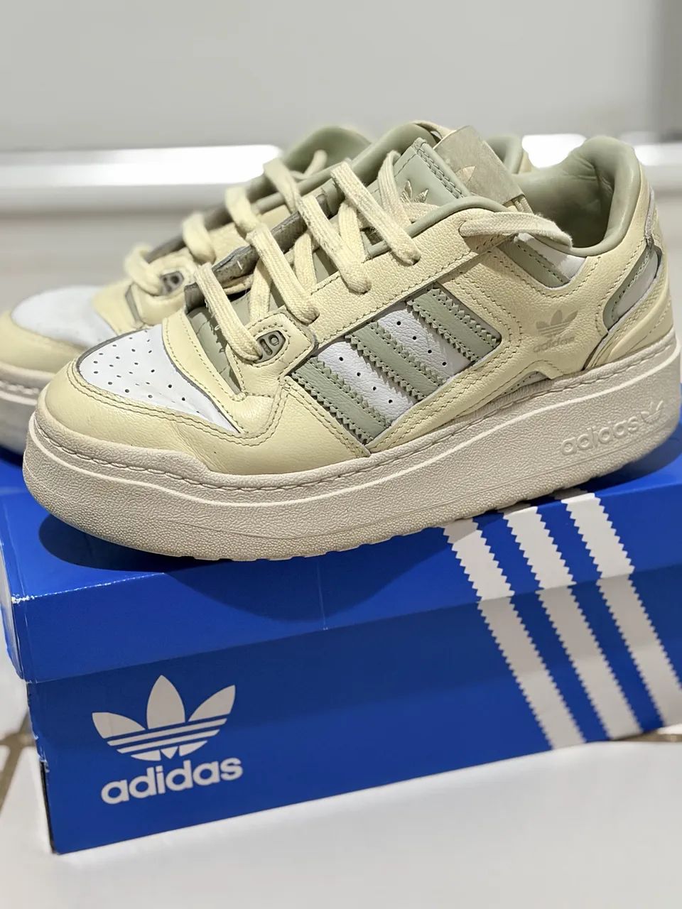 Tênis adidas fórum 