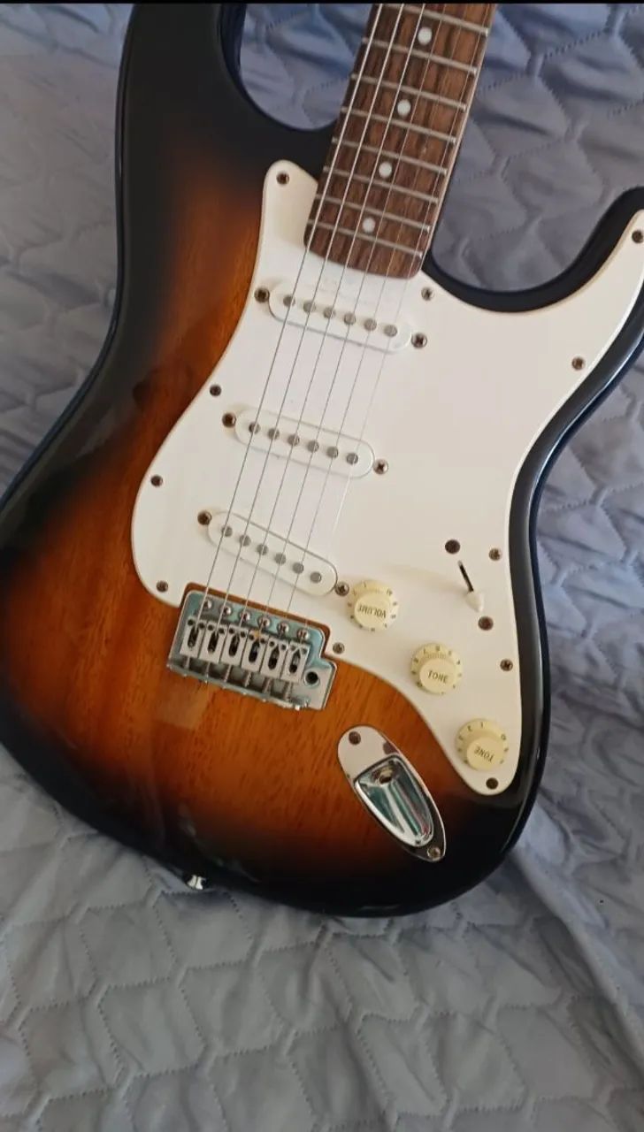 Guitarra fender Squier  - Foto 4