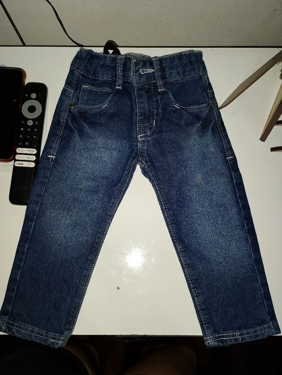 Calça jeans de criança 