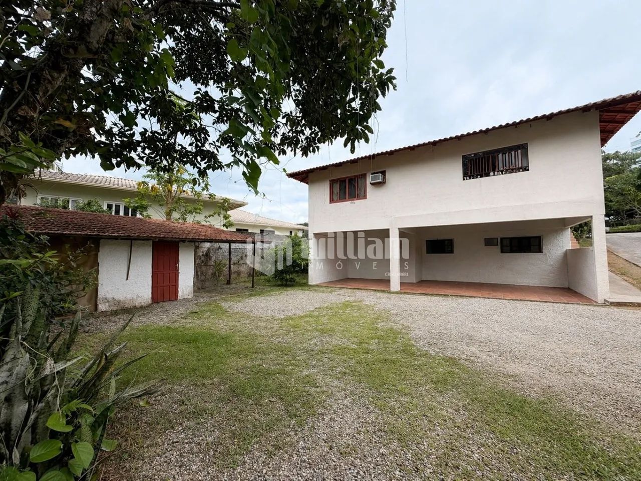 CASA NO CENTRO II - DOIS PAVIMENTOS E COM 4 QUARTOS - Foto 4