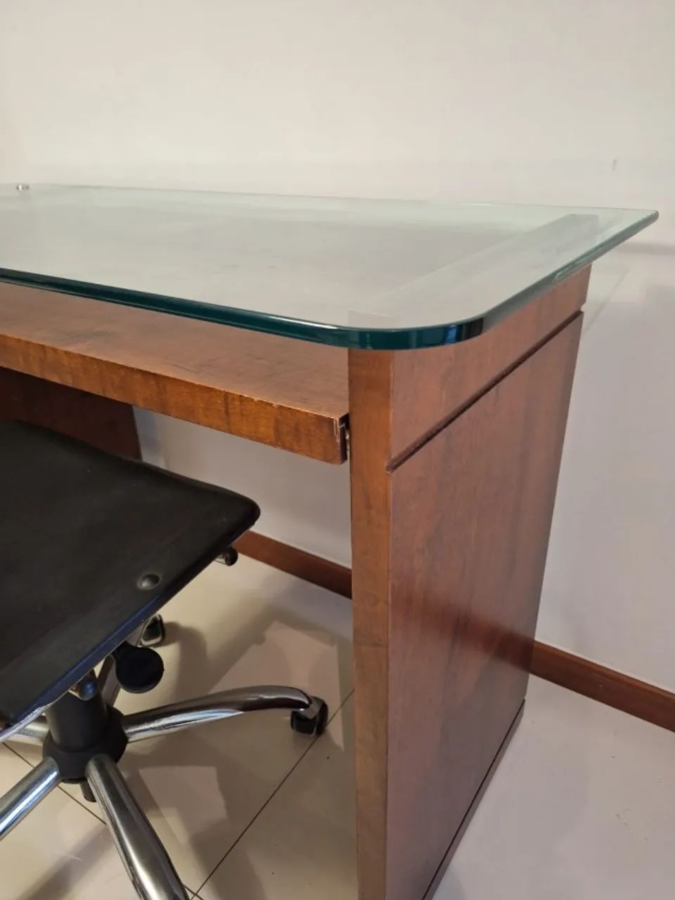 MESA DE ESCRITÓRIO COM TAMPO EM VIDRO - Foto 3
